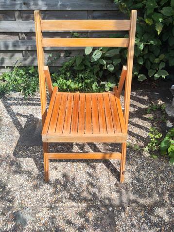 Vintage mid century klapstoel beschikbaar voor biedingen
