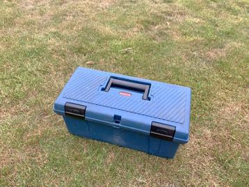 Nette kunststof Rubbermaid gereedschapskist / opbergkist beschikbaar voor biedingen