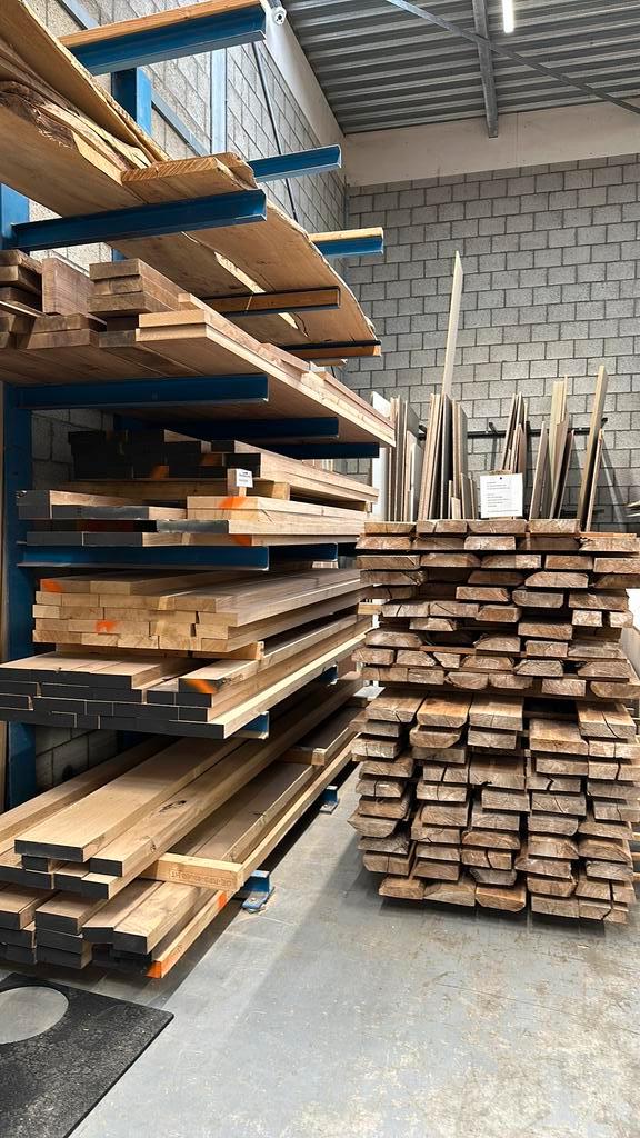 Eiken 49mm geschaafd en Teak 50mm fijnbezaagd, Doe-het-zelf en Verbouw, Hout en Planken, Zo goed als nieuw, Plank, Eiken, Minder dan 200 cm