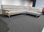 Nieuwe trendy hoekbank luxe microvezelstof licht grijs, Huis en Inrichting, Banken | Bankstellen, Ophalen of Verzenden, Nieuw