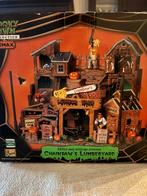 Lemax spooky town chainsaw’s lumber yard, Ophalen of Verzenden, Zo goed als nieuw