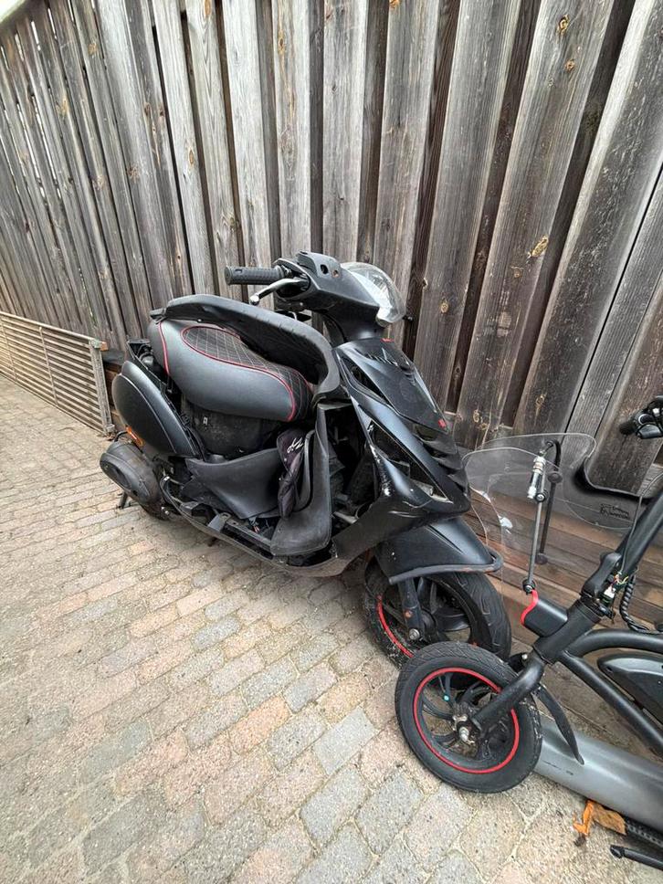 Piaggio Zip 125cc 4T Bromscooter - 2017, Fietsen en Brommers, Scooters | Piaggio, Gebruikt, Zip, Maximaal 45 km/u, Benzine, Ophalen of Verzenden