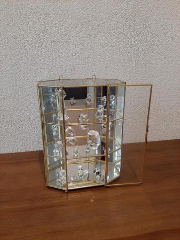 Swarovski Beeldjes met Vitrinekastje beschikbaar voor biedingen