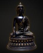 Oude Buddha in vuurverguld brons