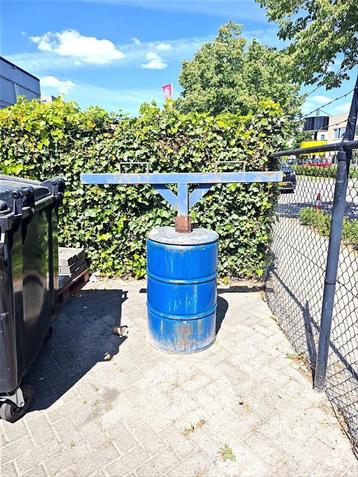 GRATIS Container stamper beschikbaar voor biedingen