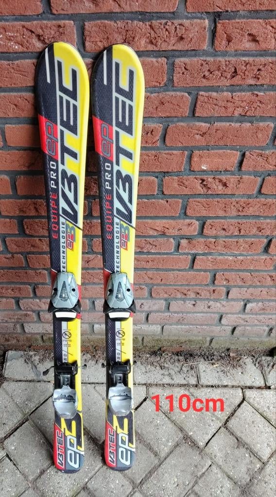 Ski's 110, skischoenen mt 30/31 en Ski kleding kind +-110, Gebruikt, 100 tot 140 cm, Ski's, Ophalen