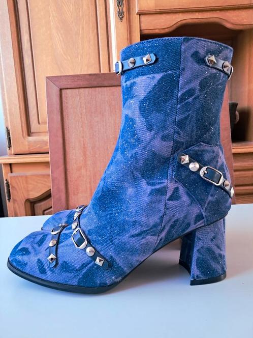 Aparte paars/lila laarsjes Maat 41,5/42 NIEUW, Kleding | Dames, Schoenen, Nieuw, Lage of Enkellaarzen, Overige kleuren, Ophalen of Verzenden