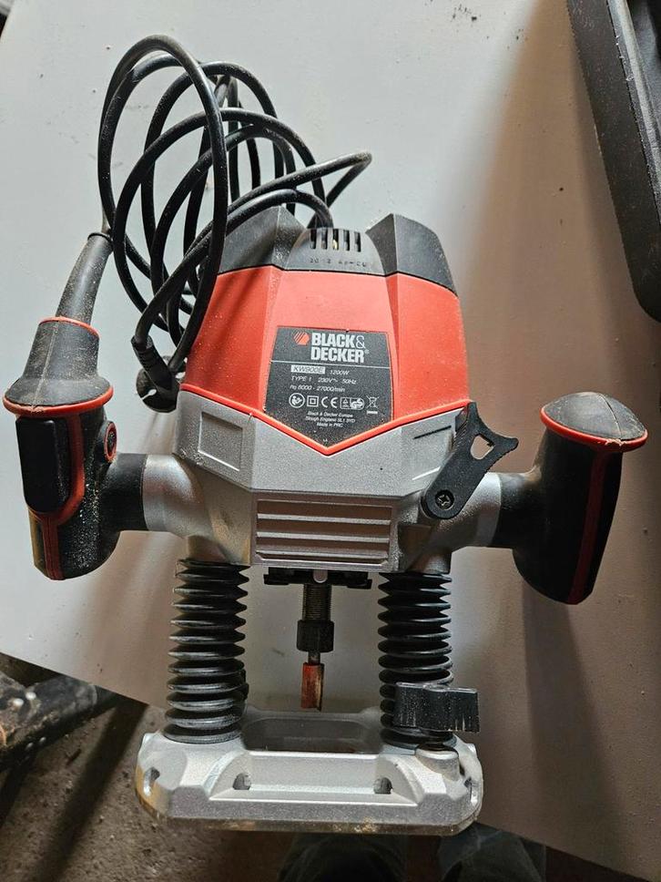 Black & Decker KW900E Bovenfrees met koffer - Gebruikt, Doe-het-zelf en Verbouw, Gereedschap | Freesmachines, Gebruikt, Elektrisch