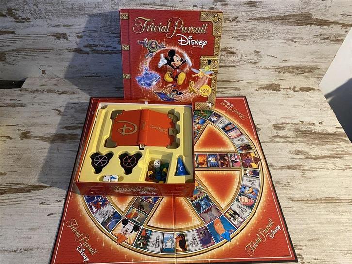 Trivial Pursuit disney editie Parker [s548], Hobby en Vrije tijd, Gezelschapsspellen | Bordspellen, Zo goed als nieuw, Ophalen of Verzenden