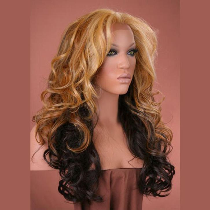 Lace pruik lang haar met krullen model Sofia kleur F2032, Sieraden, Tassen en Uiterlijk, Uiterlijk | Haarverzorging, Nieuw, Pruik of Haarverlenging