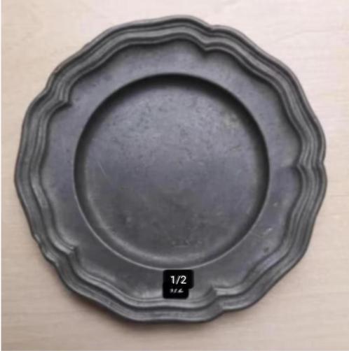 Tin bordje schaaltje diameter 9,1 cm en uitsparing 5,5 cm, Antiek en Kunst, Antiek | Tin, Ophalen of Verzenden