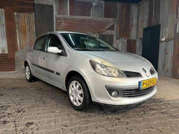 Renault Clio 1.6 5DRS 2006/Airco/Centrale vergendeling  beschikbaar voor biedingen