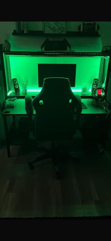 Zeer net gaming bureau  beschikbaar voor biedingen