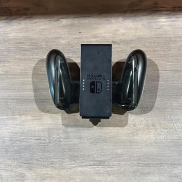 Nintendo Joy-Con Charging Grip - Switch beschikbaar voor biedingen