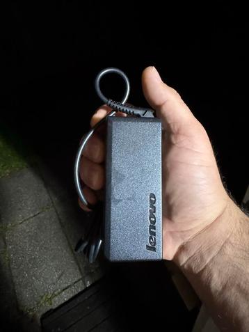 3x Lenovo 65W Laptop Oplader beschikbaar voor biedingen