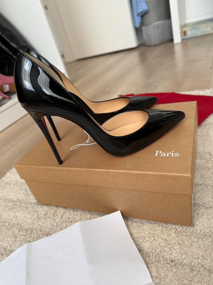Christian Louboutin Iriza 100mm Pumps - Maat 38 - Zwart, Kleding | Dames, Schoenen, Zo goed als nieuw, Pumps, Zwart, Ophalen of Verzenden