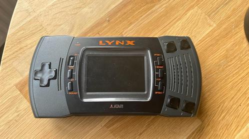 Atari lynx met 8 spellen / paar boekjes en reistasje, Spelcomputers en Games, Spelcomputers | Atari, Gebruikt, Atari Lynx, Zonder controller