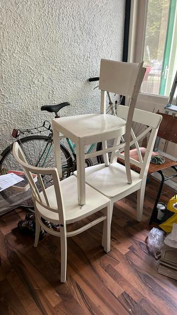 3 free chairs - white
