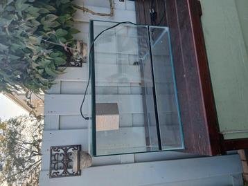 terrarium afmetingen 60×40×40 beschikbaar voor biedingen