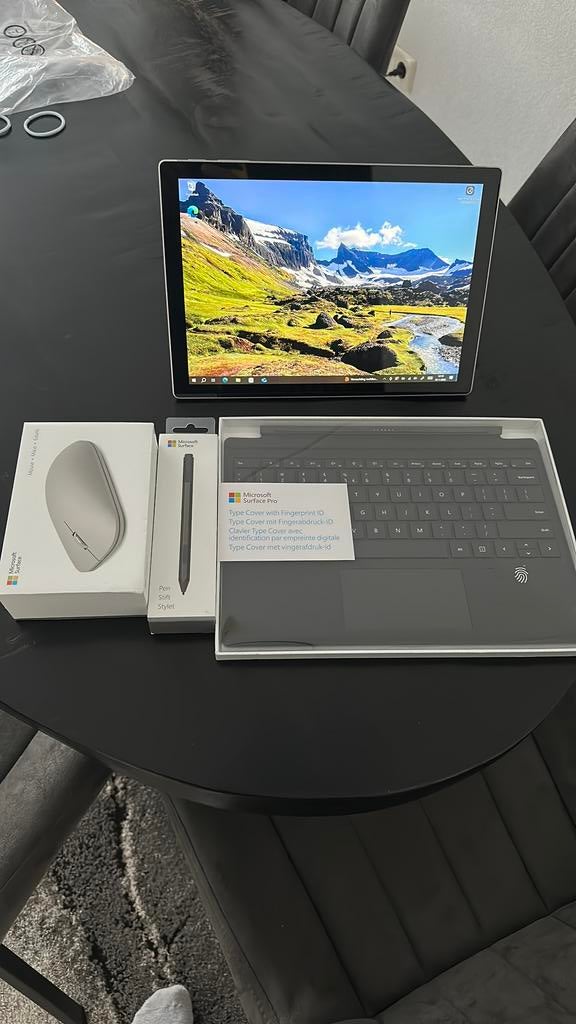 Microsoft Surface Pro 7  Model 1866  i5 8gb ram 256Gb, Computers en Software, Windows Laptops, Zo goed als nieuw, 12 inch, SSD