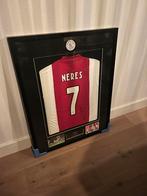 Gesigneerd Ajax shirt David Neres – professioneel ingelijst, Ophalen of Verzenden, Zo goed als nieuw, Ajax, Shirt
