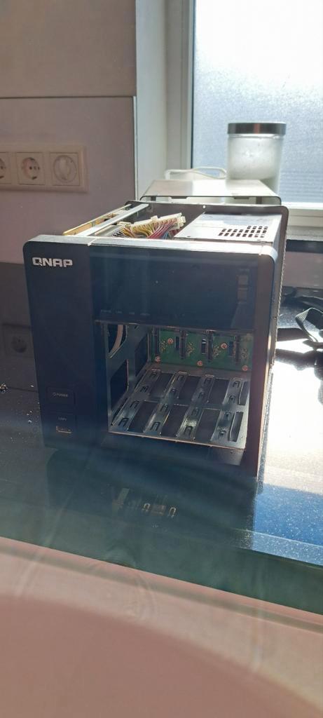 NAS voor 4 harde schijven, Computers en Software, NAS, Ophalen of Verzenden