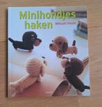 Mini Hondjes Haken - Nieuwstaat nieuwprijs 29,65 euro, Breien en Haken, Mitsuki Hoshi, Nieuw, Ophalen of Verzenden
