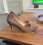 Pumps in zeer goede staat, Kleding | Dames, Schoenen, Atmosphere, Bruin, Ophalen of Verzenden, Zo goed als nieuw