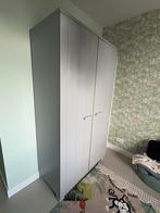 Woood Kinderkamer met bed, 2 deurs kledingkast en boekenkast, Ophalen, Zo goed als nieuw, Jongetje of Meisje