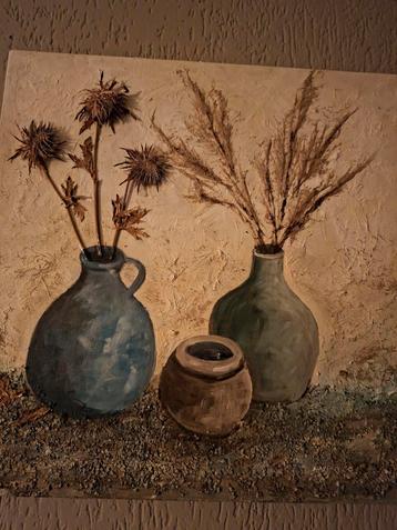 Stilleven met vazen en droogbloemen beschikbaar voor biedingen