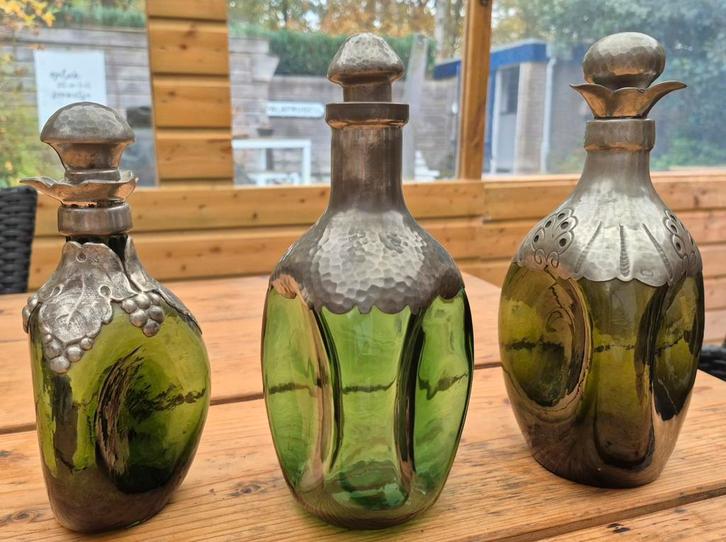 3 Antieke Gero en Daalderop Karaffen Groen Glas met Tin, Antiek en Kunst, Antiek | Glas en Kristal, Ophalen of Verzenden