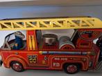 Antieke Brandweerauto met IJzeren Poppetjes, Ophalen of Verzenden