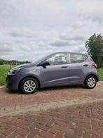 Hyundai i10 1.0i 66pk 2017 Grijs, Auto's, Voorwielaandrijving, Stof, 4 stoelen, Origineel Nederlands