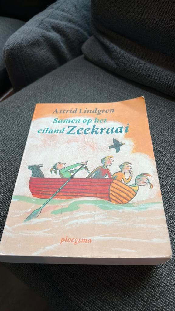 Astrid Lindgren - Samen op het eiland Zeekraai, Boeken, Kinderboeken | Jeugd | onder 10 jaar, Zo goed als nieuw, Fictie algemeen