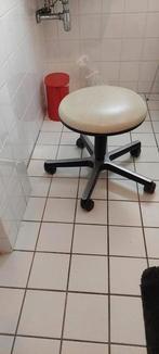 Stevige kruk met gasveer, Ophalen, Gebruikt, IJzer