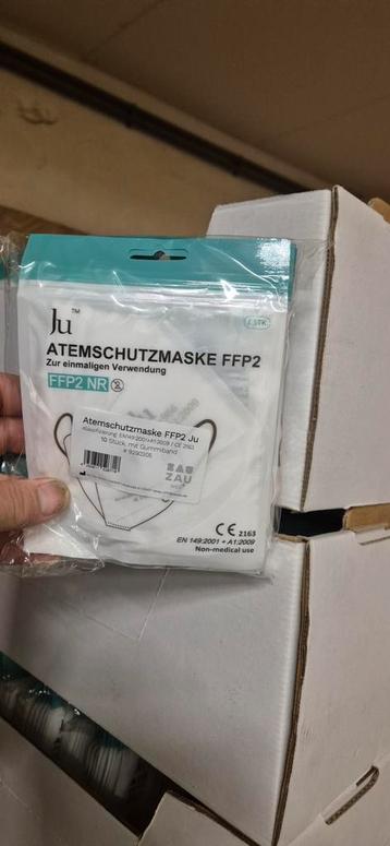 stofmaskers 300 pakjes met 10 maskers per pakje beschikbaar voor biedingen