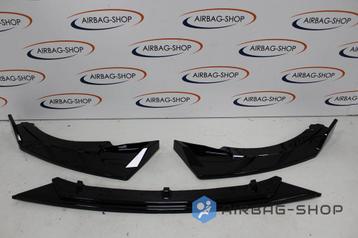 Volkswagen Golf 8 GTI GTD GTE R-Line Glans Zwart Voorspoiler beschikbaar voor biedingen