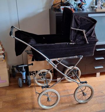 Vintage (begin jaren 80) kinderwagen  beschikbaar voor biedingen