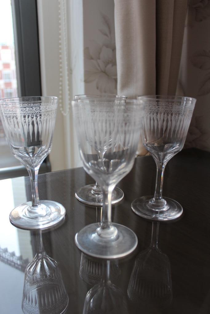 Antieke Franse gegraveerde kristal 4 wijnglazen c 1880, Antiek en Kunst, Antiek | Glas en Kristal, Ophalen of Verzenden