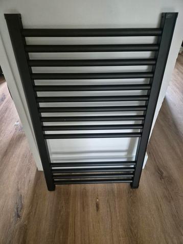 Radiator te koop beschikbaar voor biedingen