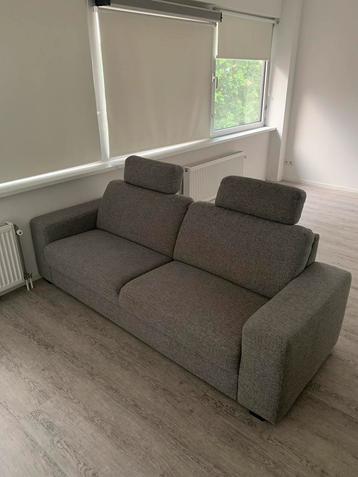Mooie Grijze 2,5-zitsbank - stevig en comfortabel
