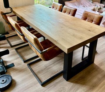 Zware echte eiken eettafel 250cm x 100cm  €600 beschikbaar voor biedingen