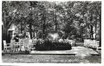 Apeldoorn- -Voortuin met fontein, Julianatoren., Verzenden, 1960 tot 1980, Gelopen, Gelderland