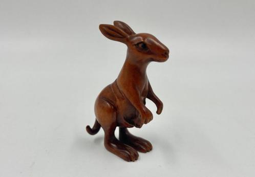 Netsuke van een kangoeroe met jong, Antiek en Kunst, Kunst | Niet-Westerse kunst, Verzenden