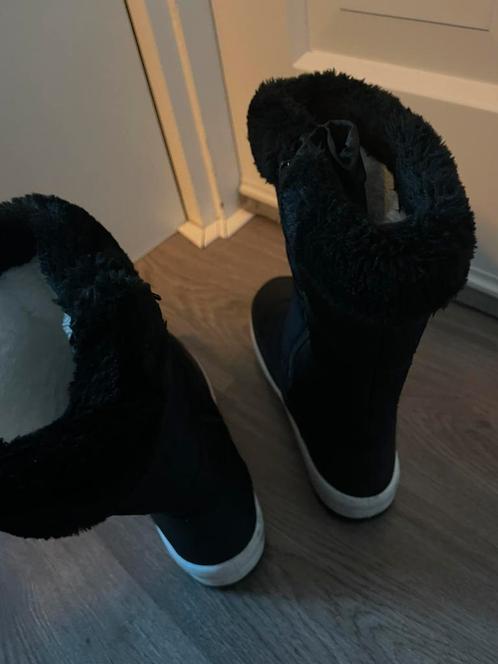 Snowboots, maat 38 zwart zo goed als nieuw sneeuwschoenen, Kinderen en Baby's, Kinderkleding | Schoenen en Sokken, Zo goed als nieuw