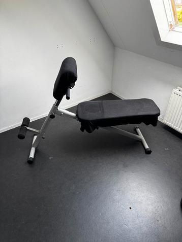 Fitness bank verstelbaar. beschikbaar voor biedingen
