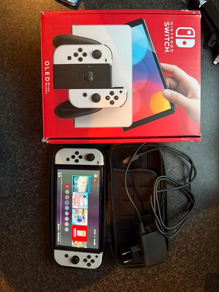 Nintendo Switch OLED in nieuwstaat, Spelcomputers en Games, Spelcomputers | Nintendo Switch, Zo goed als nieuw, Switch OLED, Met 1 controller