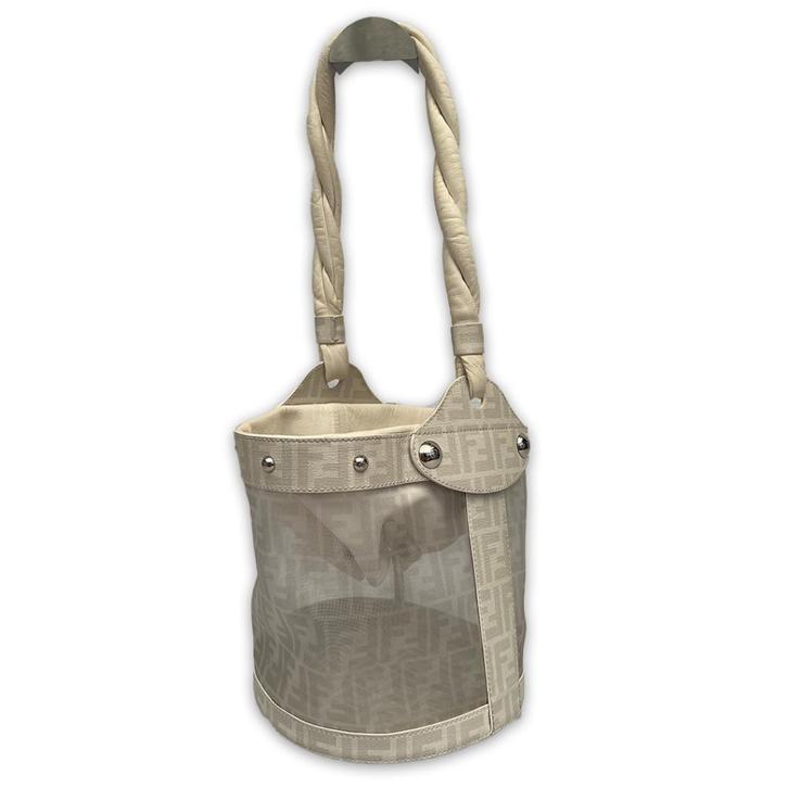 Fendi Zucca bucket tas monogram mesh wit, Sieraden, Tassen en Uiterlijk, Tassen | Damestassen, Gebruikt, Schoudertasje, Wit, Verzenden