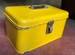 Vintage beschuittrommel / lunchbox in geel, Verzamelen, Blikken, Gebruikt, Ophalen of Verzenden