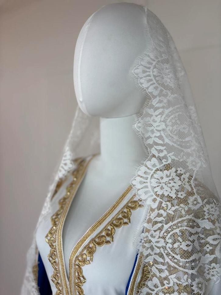 Takshita takshita te koop, Kleding | Dames, Carnavalskleding en Feestkleding, Zo goed als nieuw, Kleding, Huwelijk, Maat 38/40 (M)